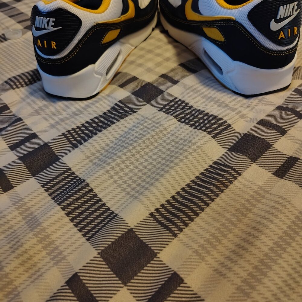 Air max 90 Michigan colors - Picture 2 of 5